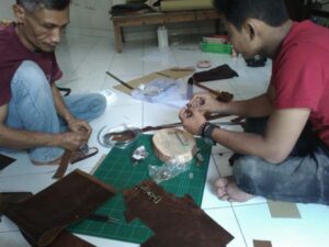 belajar membuat tas kulit belajar membuat tas kulit