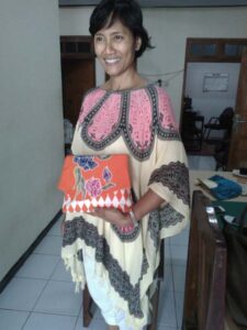 clutch batik