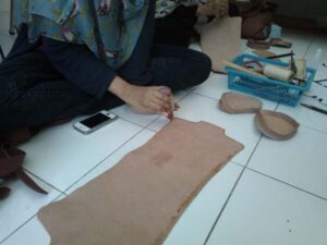 pola tas kulit