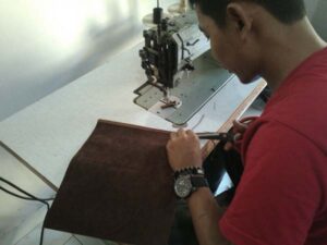 menjahit tas kulit menjahit tas kulit