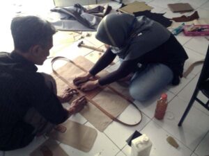 belajar membuat tas kanvas kombinasi kulit